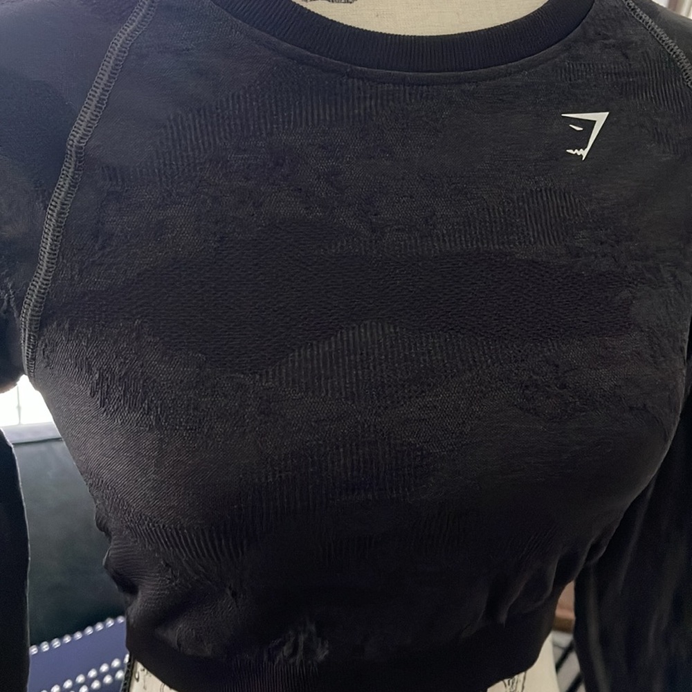 Gymshark Lace Up Back Long Sleeve Crop Top, Black Camo - Medium - Picture 3 of 6
